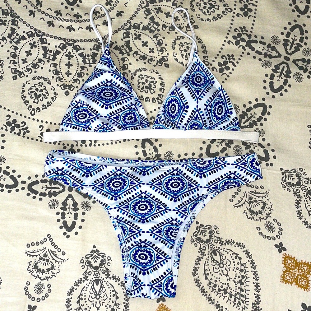 White & Blue Print Swimsuit 🤍💙